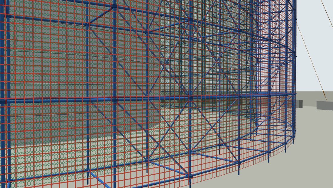 Стена лесов 3-го уровня вблизи: стойки, ригели, канатная и габионная сетки